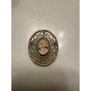 Vintage Sarah Coventry Vintage Cameo Brooch Pin Pendant Gold Tone Light Blue